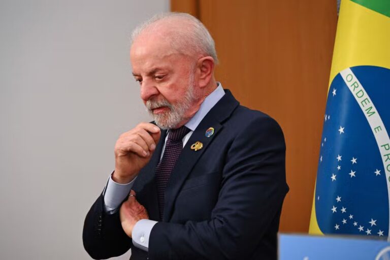 112684323-brazils-president-luiz-inacio-lula-da-silva-gestures-during-a-press-conference-after.jpg