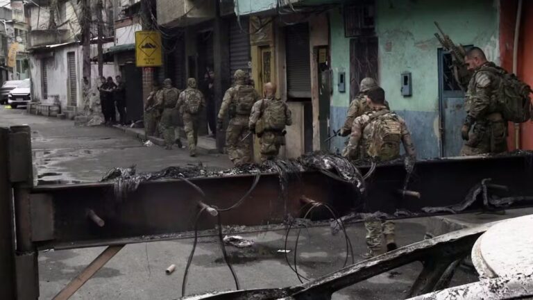 112840883-rio-de-janeiro-rj-28-10-2025-operacao-policia-civil-policia-militar-complexo-d.jpg