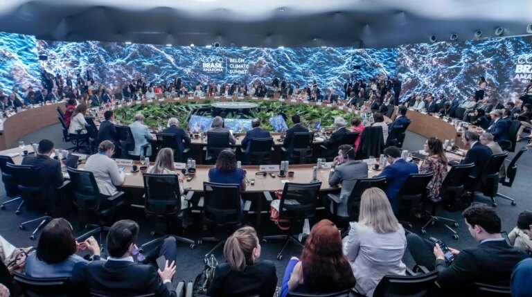 112948366-belem-pa-07112025-cop30-belem-mesa-redonda-de-lideres-reuniao-de-transicao-energetic.jpg