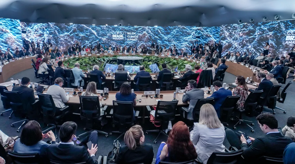 112948366-belem-pa-07112025-cop30-belem-mesa-redonda-de-lideres-reuniao-de-transicao-energetic.jpg