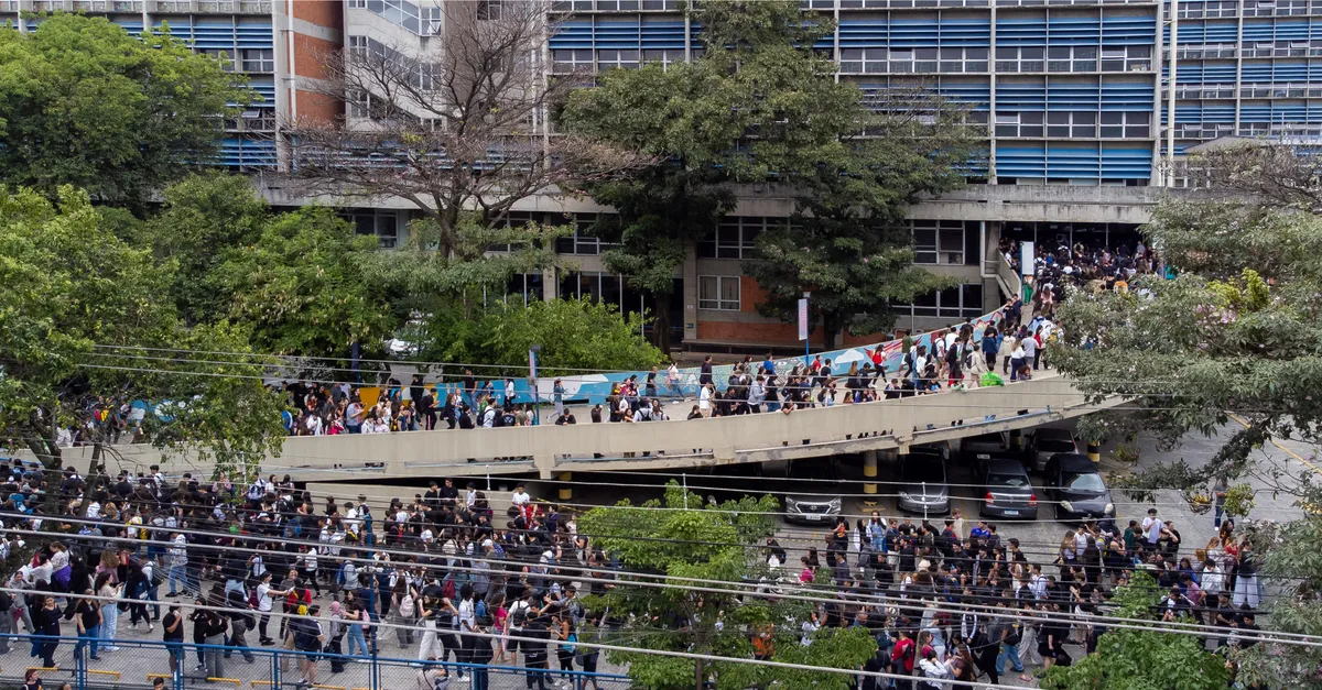 112966704-sao-paulo-sp-sp-09-11-2025-prova-do-enem-na-universidade-sao-judas-tadeu-bairro-da-moo.jpg