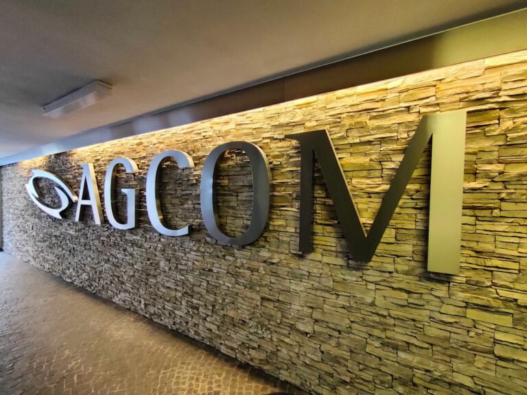 Italy will be the latest country to require age verification for porn sites - df