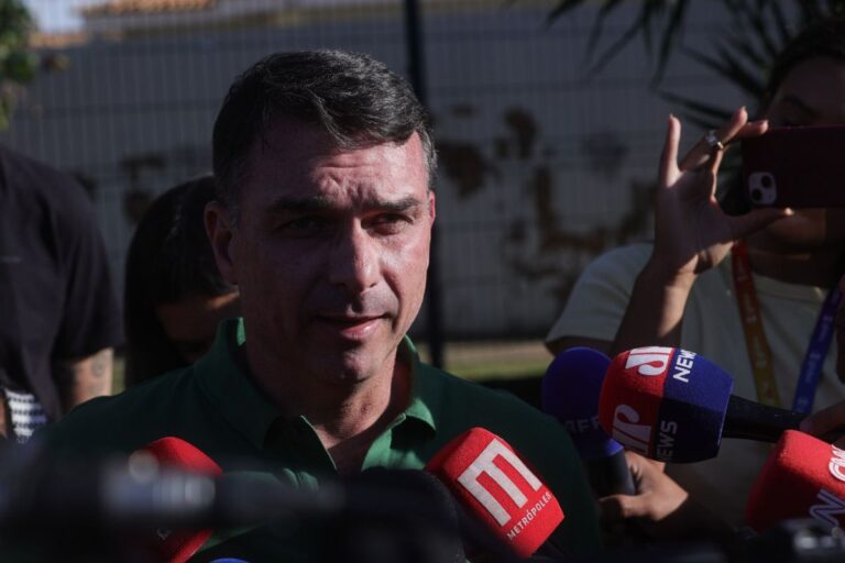 Flavio-Bolsonaro-1-1.jpg