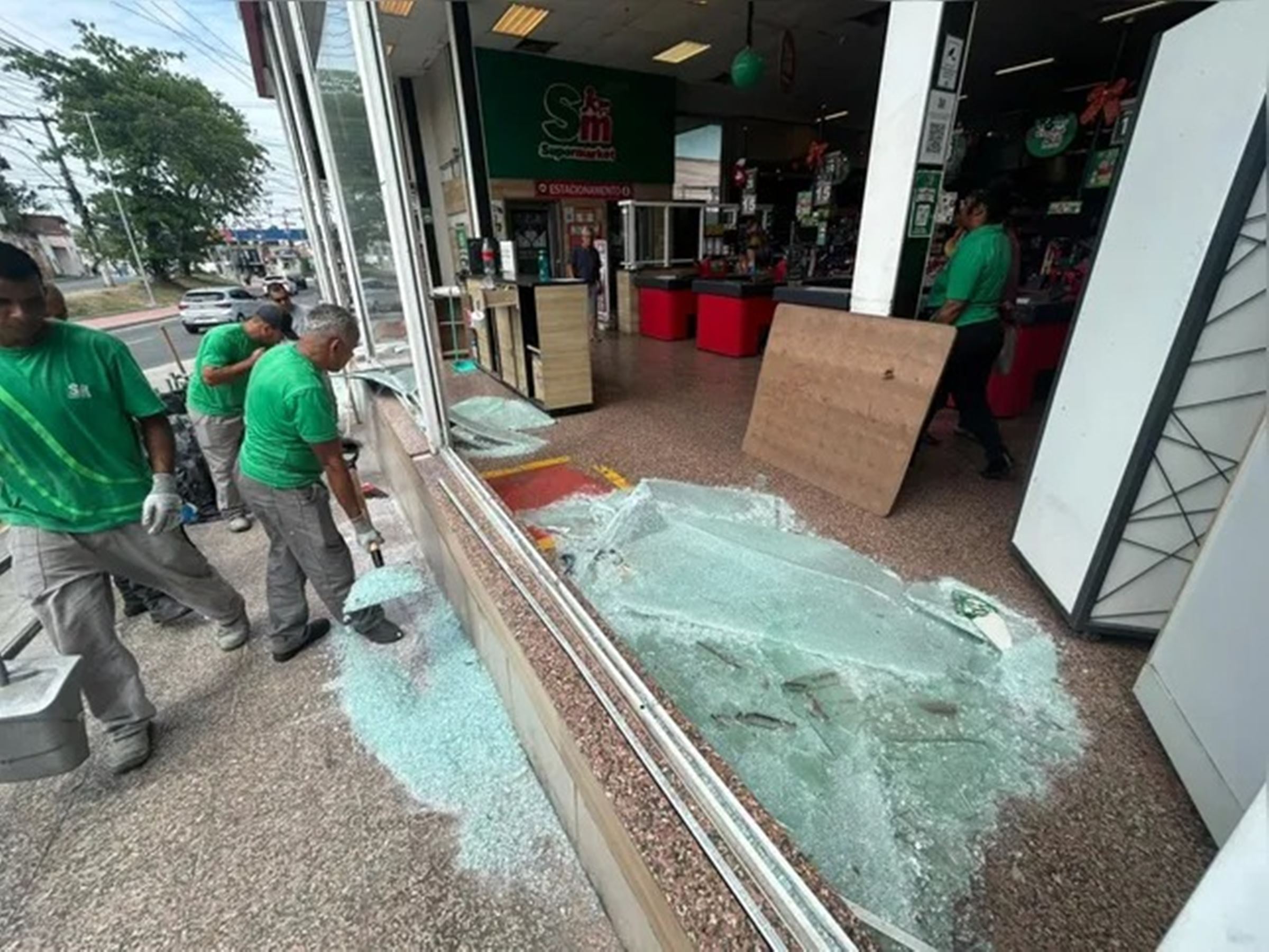 ataque-supermercado-sao-goncalo.jpeg
