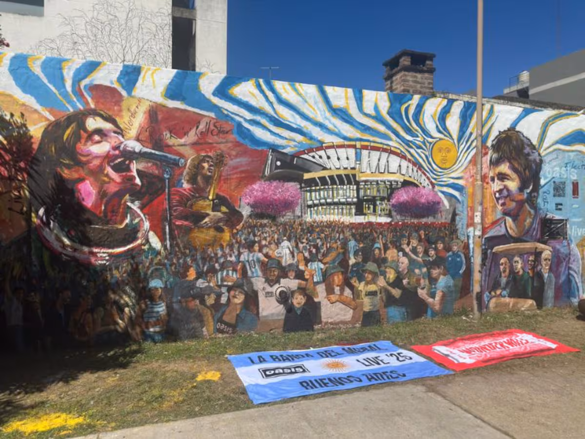 el-mural-de-oasis-que-se-inaguro-en-nunez-a-horas-EALAEWAT2NDHBD5A277YTB3JB4.jpg