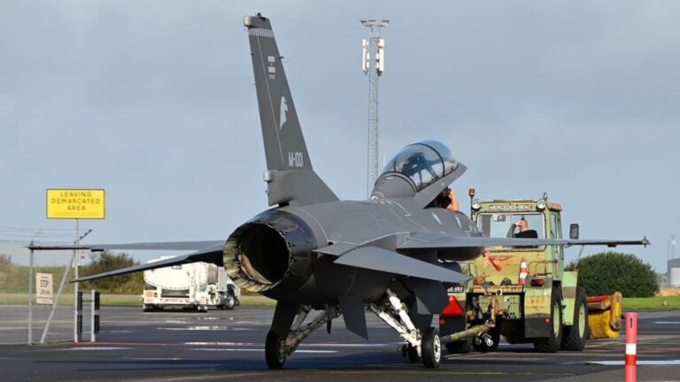 f16-llegan-a-cordoba-2134690.jpg
