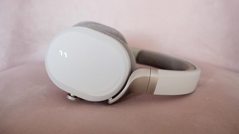 The Fractal Scape features an attractive mix of materials.