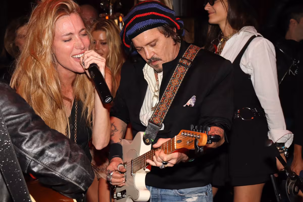 johnny-depp-toco-en-buenos-aires-para-un-punado-BDGT2JTMLVDTDL4XC3GZXMMRTQ.JPG