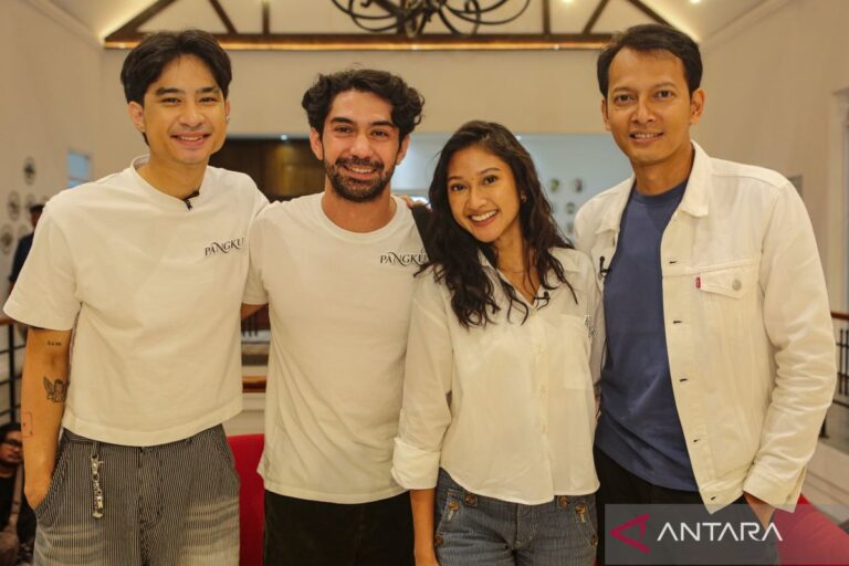 media-visit-pemeran-film-pangku-2630484.jpg