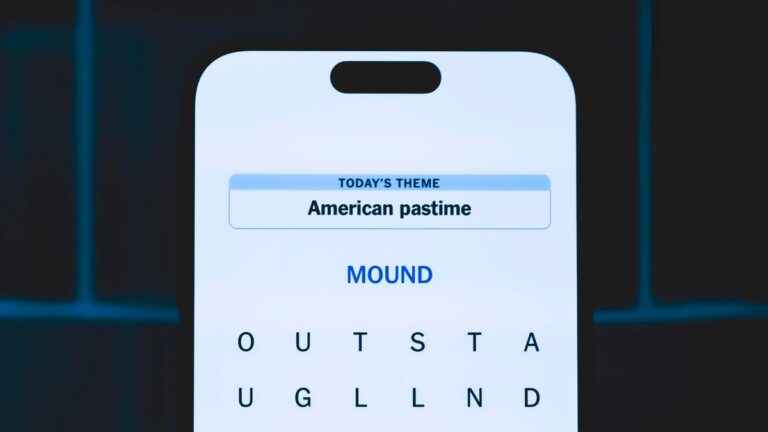 Today's NYT Strands Hints, Answers and Help for Nov. 3 #610 - df