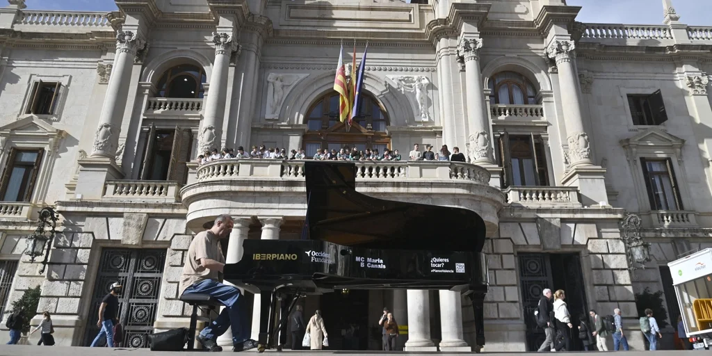 piano-plaza-ayuntamiento-U84252020506wuO-1024x512@diario_abc.JPG